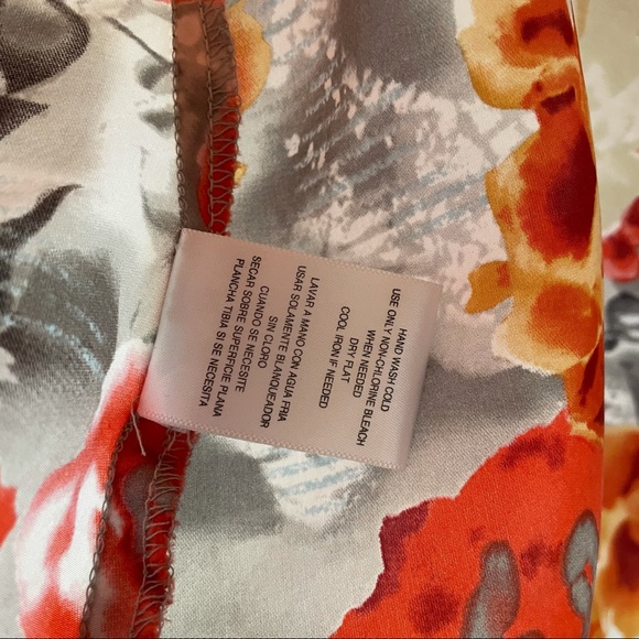 KUT pretty red silk ruffle front v-neck tank L - Picture 10 of 10